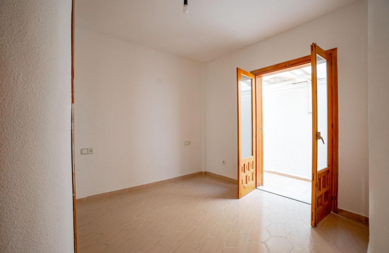 Resale - Apartment / flat - Torrevieja - El chaparral