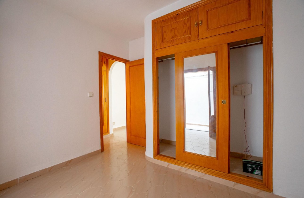 Resale - Apartment / flat - Torrevieja - El chaparral