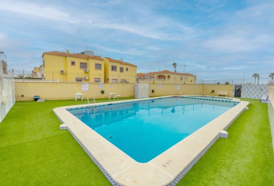 Resale - Apartment / flat - Torrevieja - El chaparral