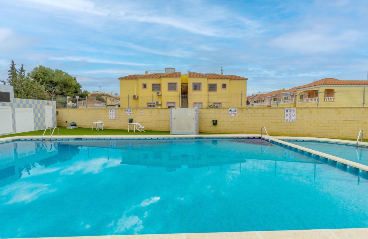 Resale - Apartment / flat - Torrevieja - El chaparral
