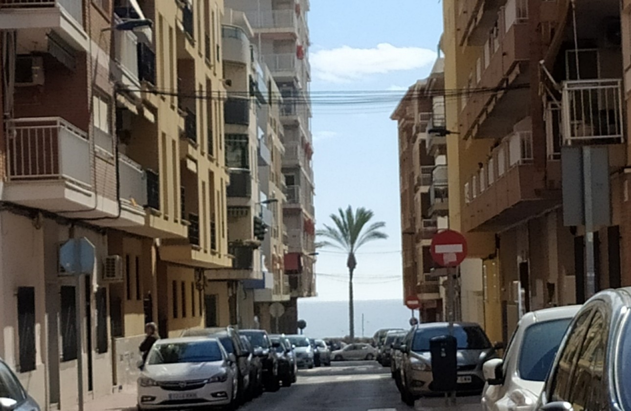 Resale - Apartment / flat - Torrevieja - CENTRE PLAYA DEL CURA LAS PISCINAS