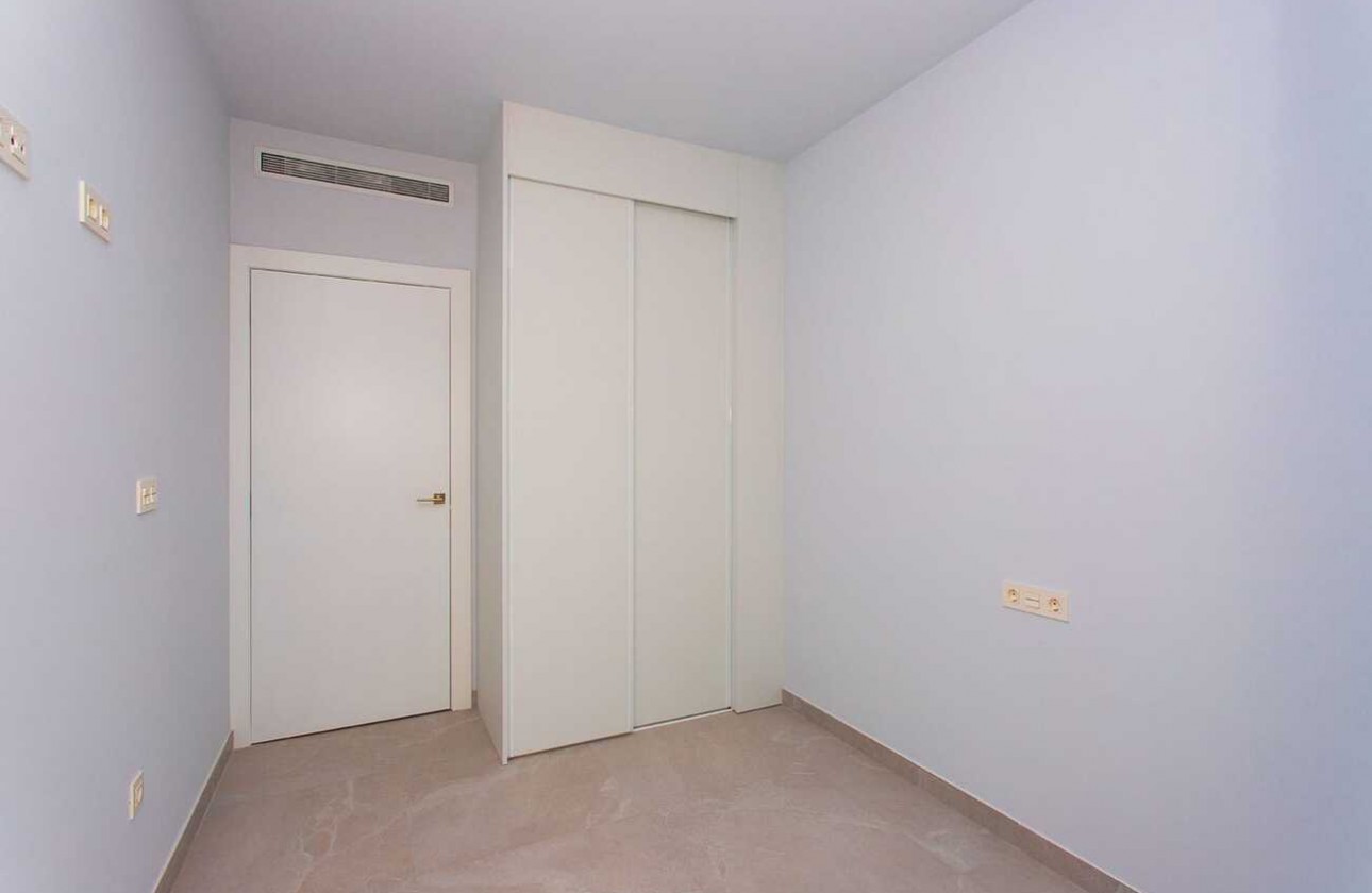 Resale - Apartment / flat - Torrevieja - CENTRE PLAYA DEL CURA LAS PISCINAS