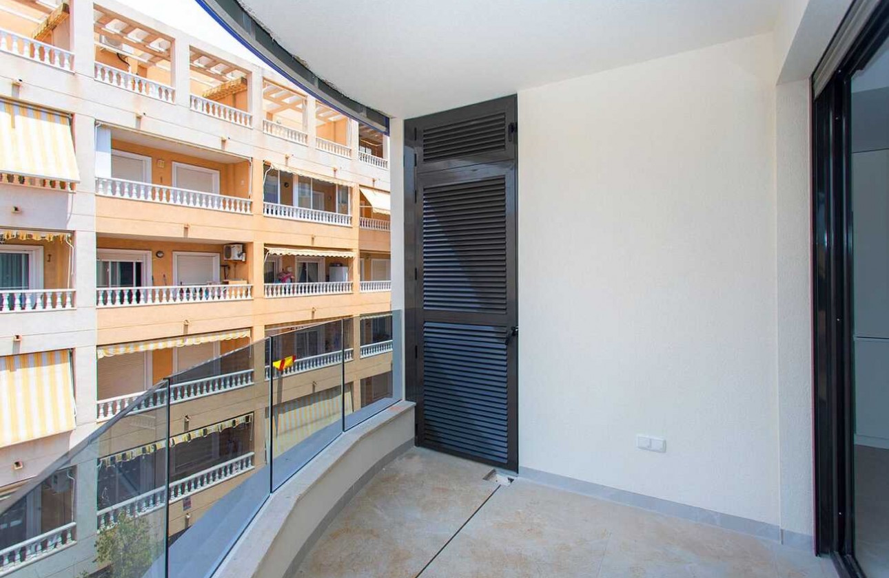 Resale - Apartment / flat - Torrevieja - CENTRE PLAYA DEL CURA LAS PISCINAS