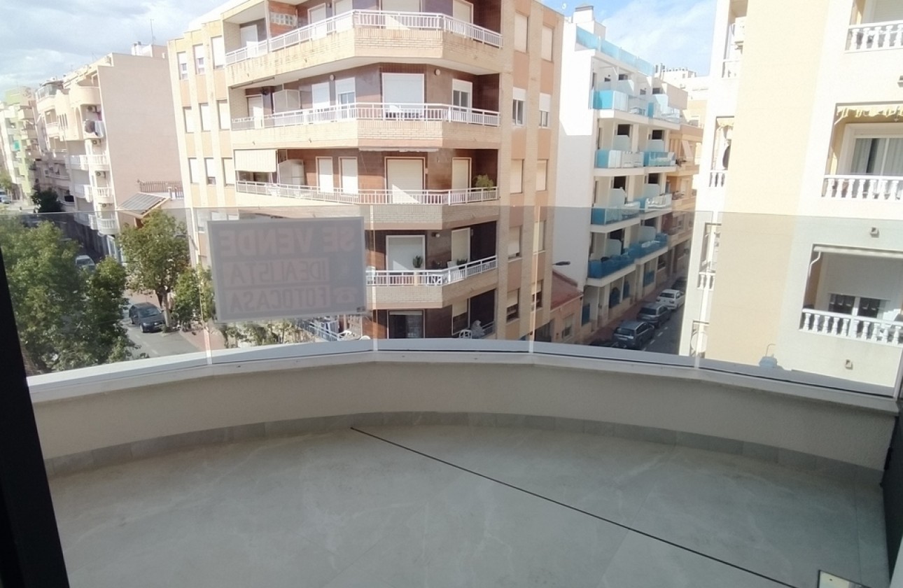 Resale - Apartment / flat - Torrevieja - CENTRE PLAYA DEL CURA LAS PISCINAS