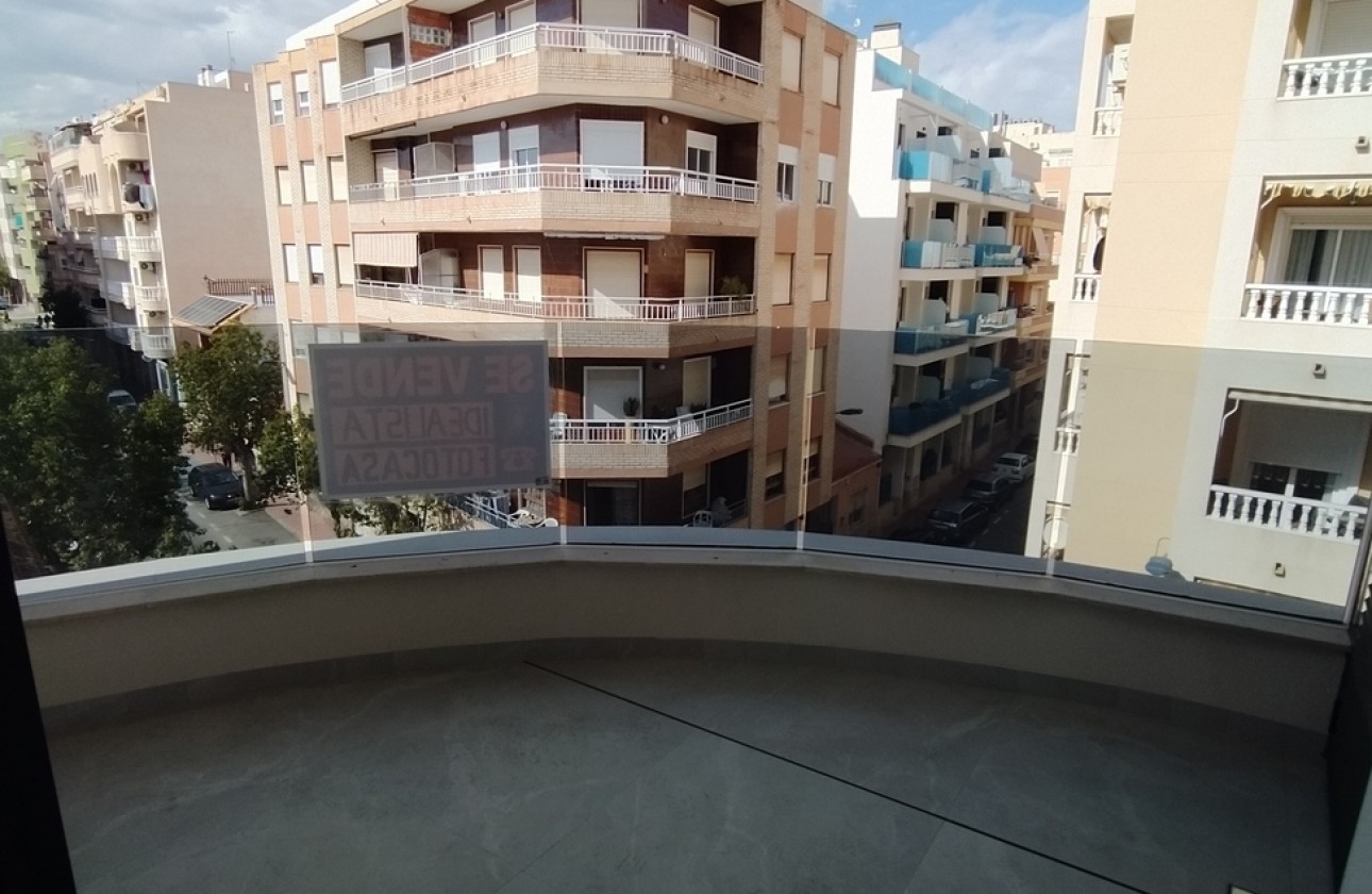 Resale - Apartment / flat - Torrevieja - CENTRE PLAYA DEL CURA LAS PISCINAS