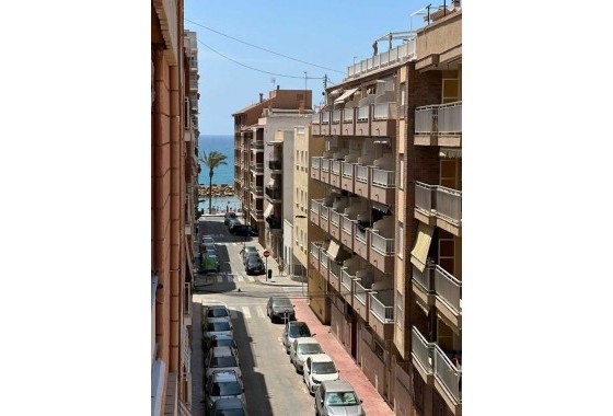 Resale - Apartment / flat - Torrevieja - CENTRE PLAYA DEL CURA LAS PISCINAS