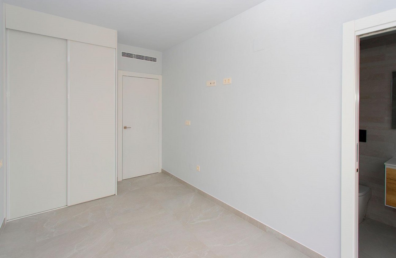 Resale - Apartment / flat - Torrevieja - Playa del Cura