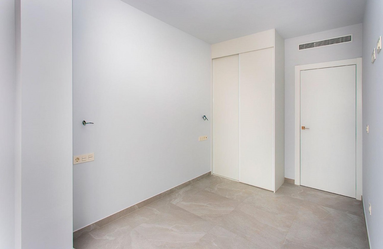 Resale - Apartment / flat - Torrevieja - Playa del Cura