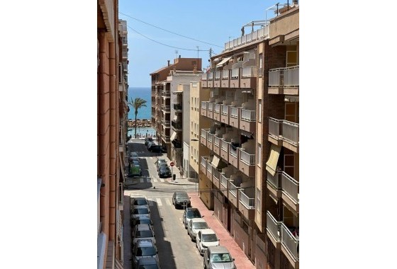 Resale - Apartment / flat - Torrevieja - Playa del Cura