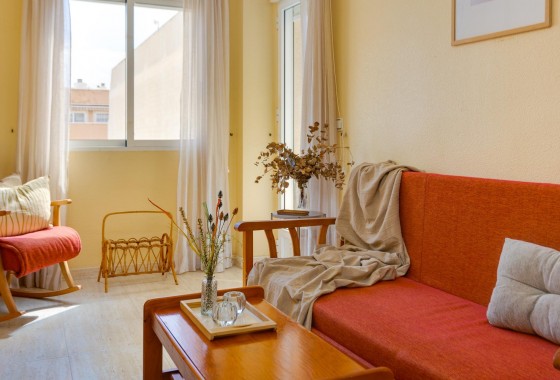 Resale - Apartment / flat - Torrevieja - Playa del Cura