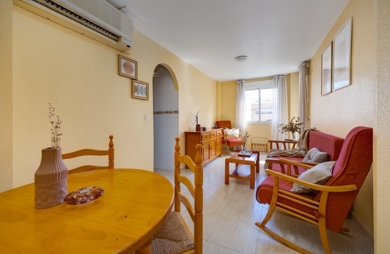 Resale - Apartment / flat - Torrevieja - Playa del Cura