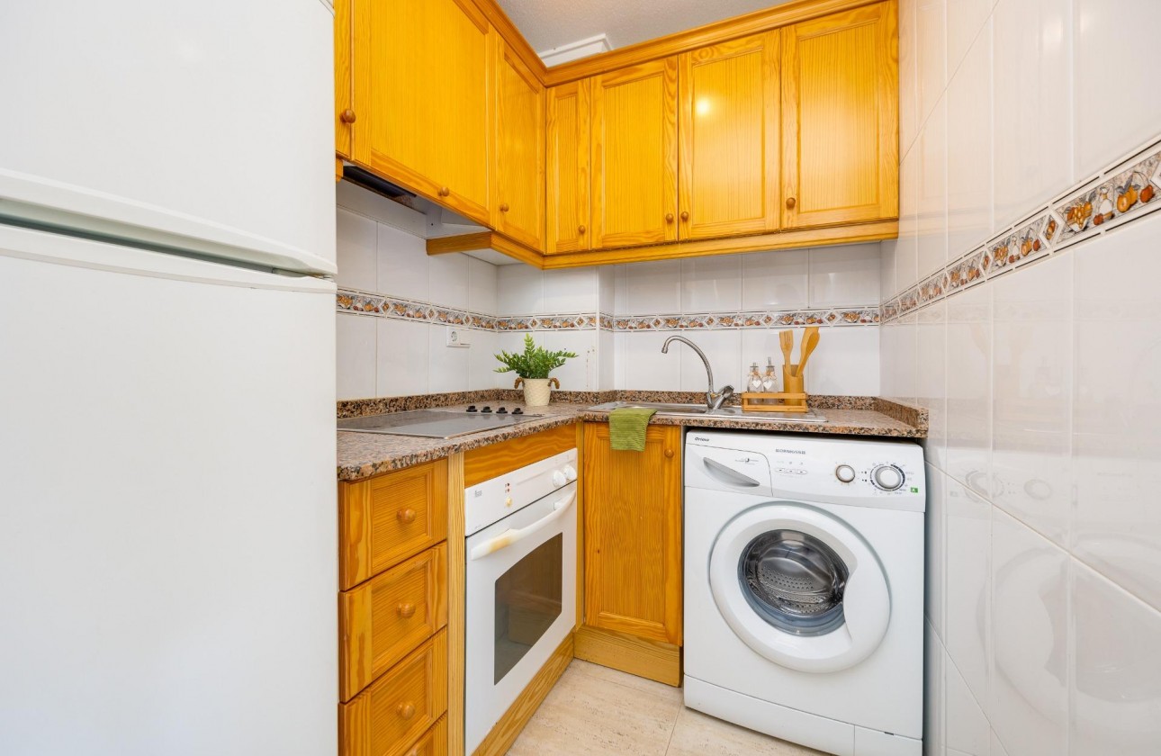 Resale - Apartment / flat - Torrevieja - Playa del Cura