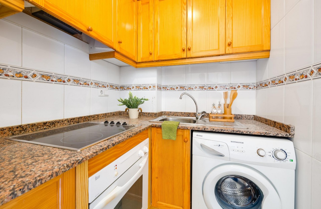 Resale - Apartment / flat - Torrevieja - Playa del Cura