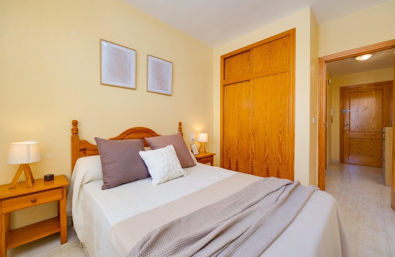 Resale - Apartment / flat - Torrevieja - Playa del Cura