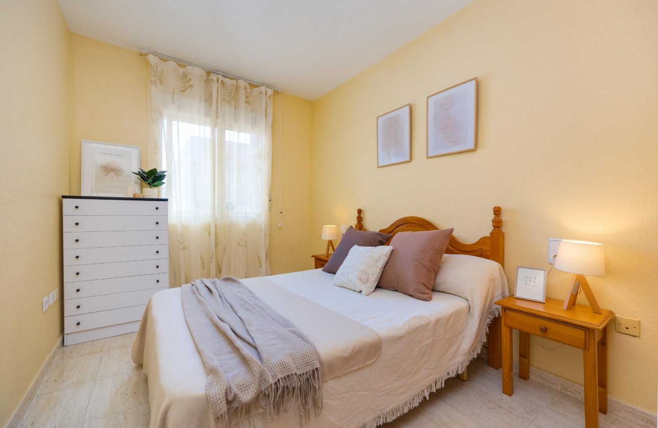 Resale - Apartment / flat - Torrevieja - Playa del Cura