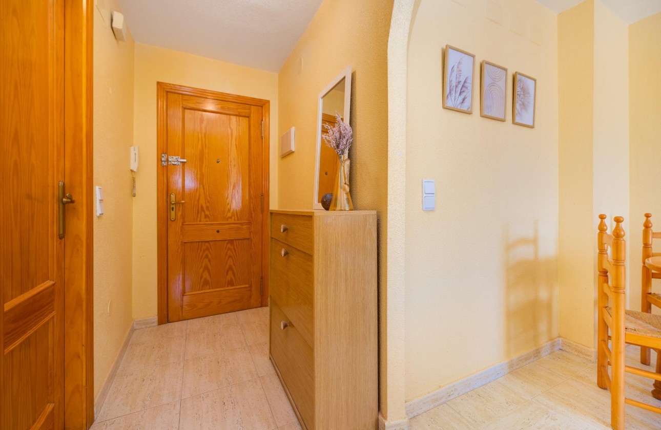 Resale - Apartment / flat - Torrevieja - Playa del Cura