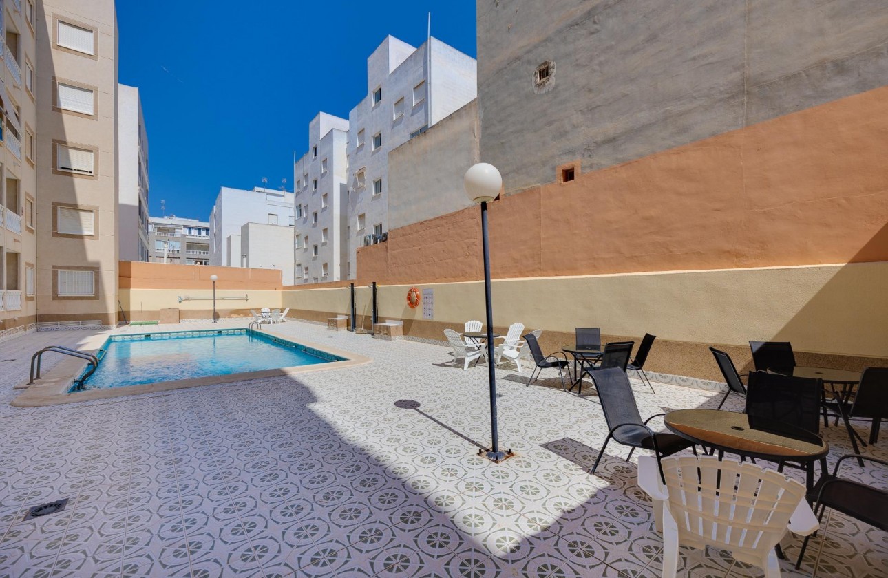 Resale - Apartment / flat - Torrevieja - Playa del Cura