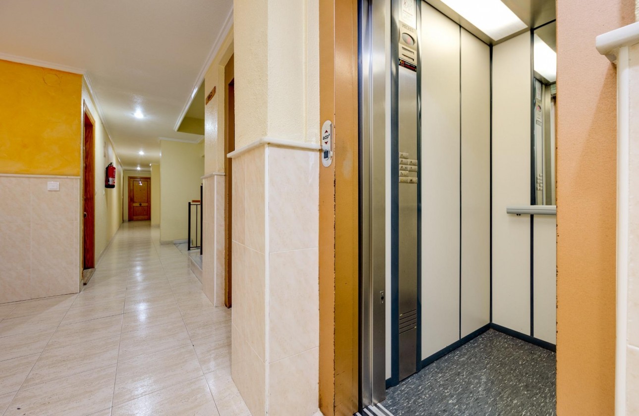 Resale - Apartment / flat - Torrevieja - Playa del Cura