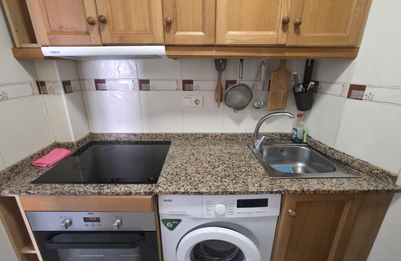 Resale - Apartment / flat - Torrevieja - Playa de los Locos