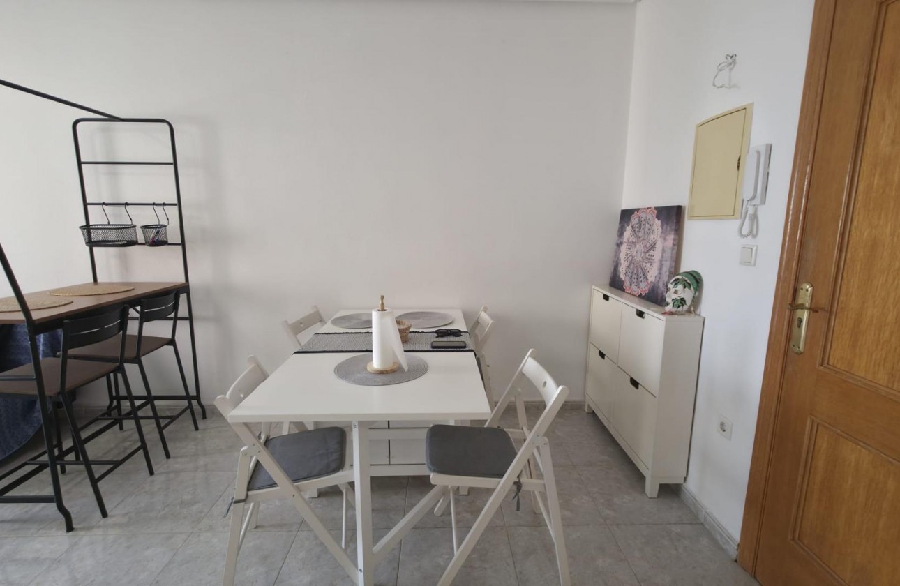 Resale - Apartment / flat - Torrevieja - Playa de los Locos