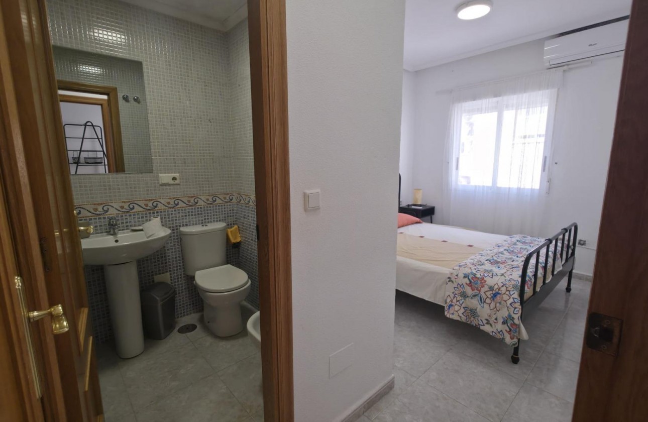 Resale - Apartment / flat - Torrevieja - Playa de los Locos