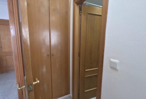 Resale - Apartment / flat - Torrevieja - Playa de los Locos