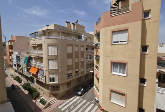Resale - Apartment / flat - Torrevieja - Playa de los Locos