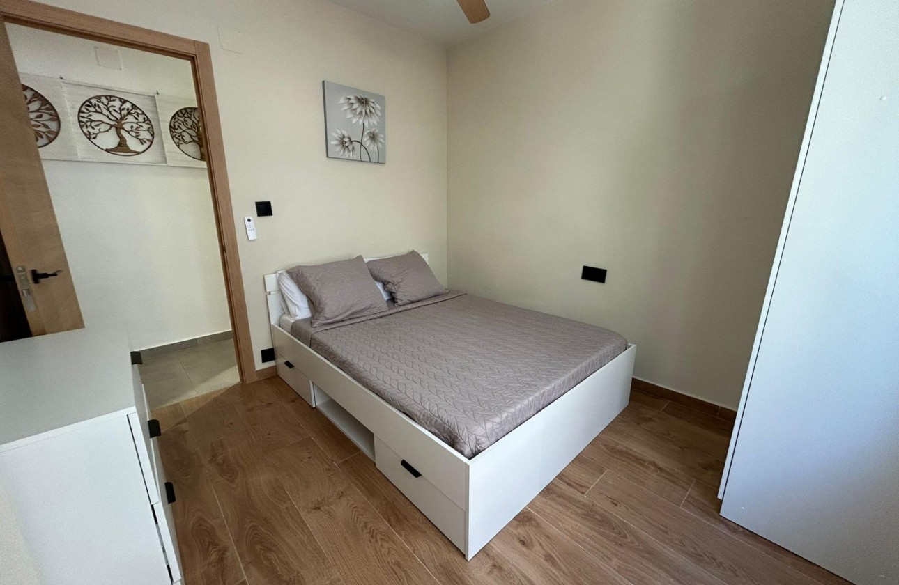 Reventa - Apartamento / piso - Torrevieja - Estacion de autobuses