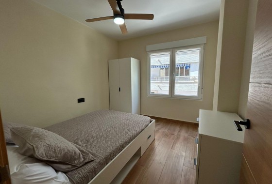 Reventa - Apartamento / piso - Torrevieja - Estacion de autobuses