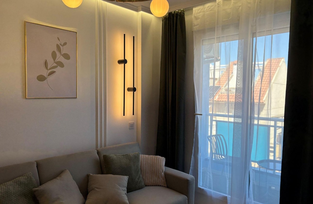 Resale - Apartment / flat - Torrevieja - Playa del Cura