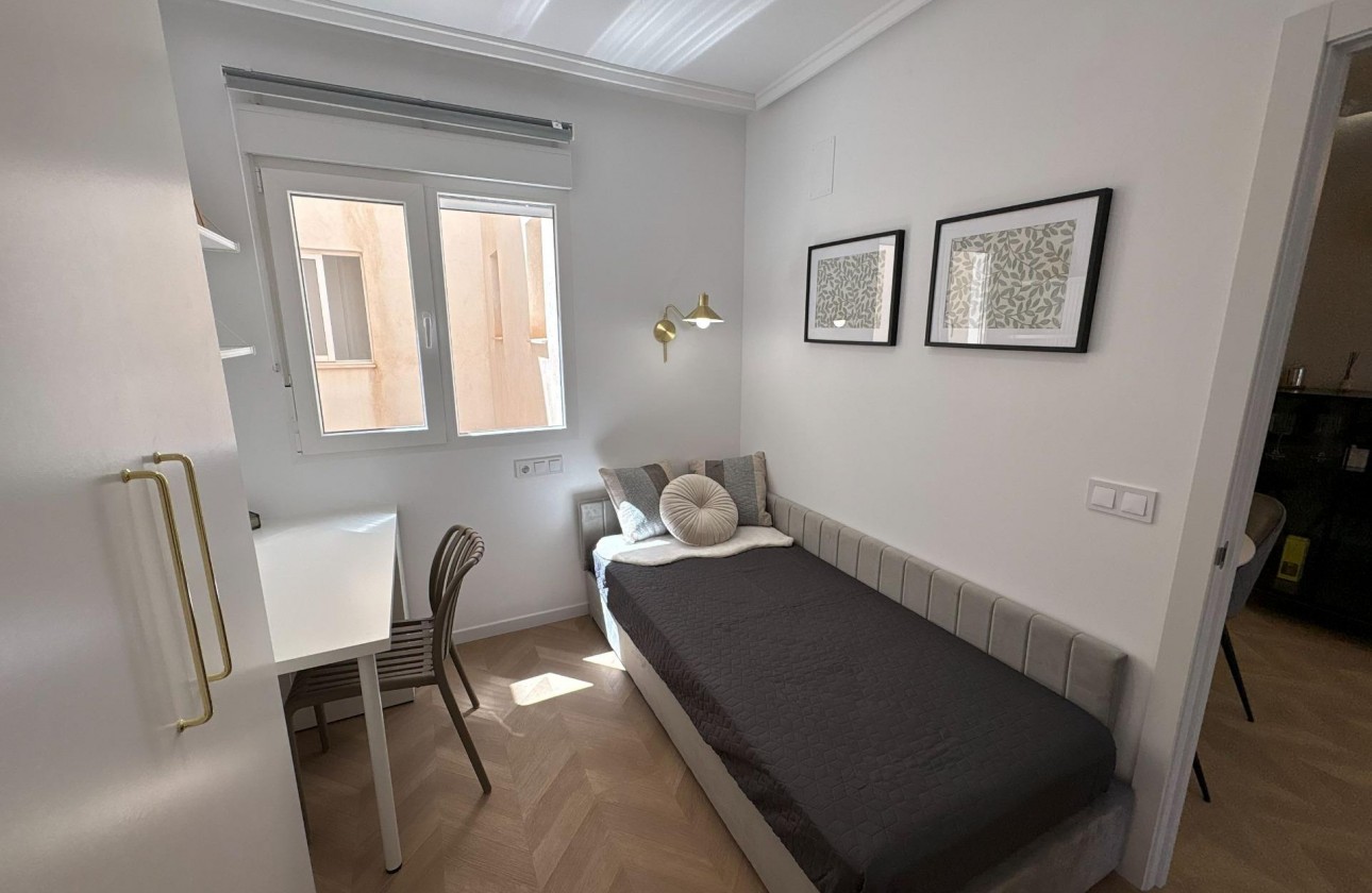 Resale - Apartment / flat - Torrevieja - Playa del Cura