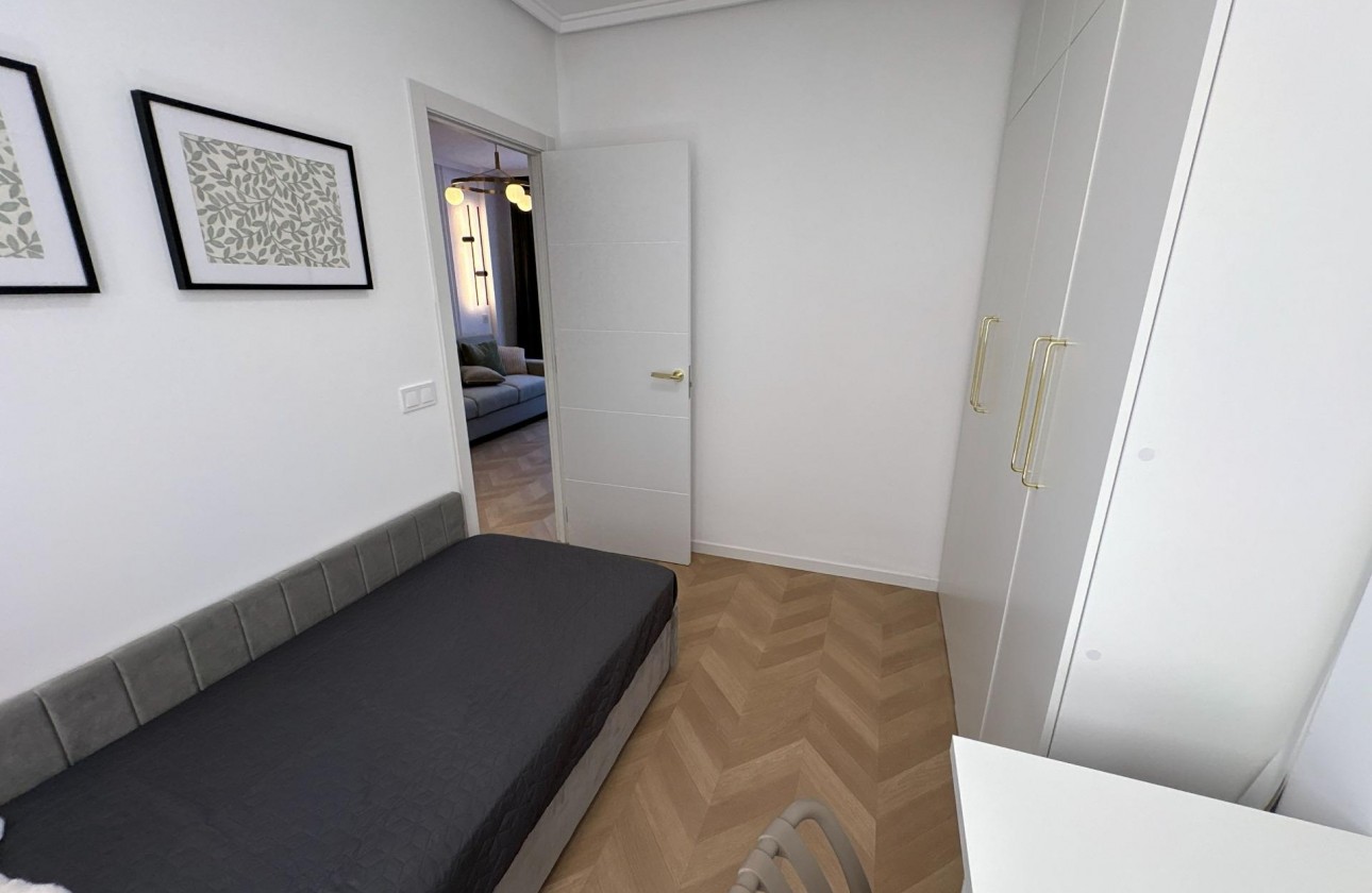 Resale - Apartment / flat - Torrevieja - Playa del Cura