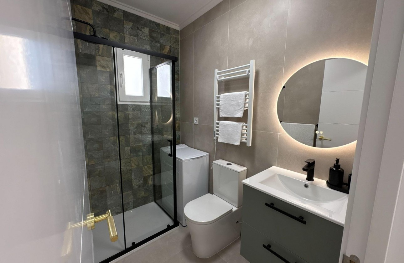 Resale - Apartment / flat - Torrevieja - Playa del Cura