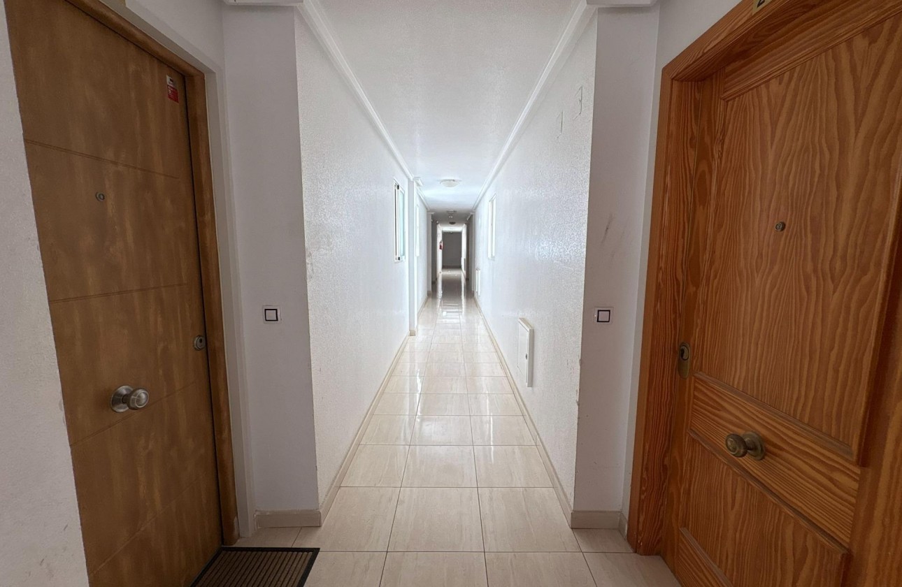 Resale - Apartment / flat - Torrevieja - Playa del Cura