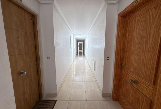 Resale - Apartment / flat - Torrevieja - Playa del Cura