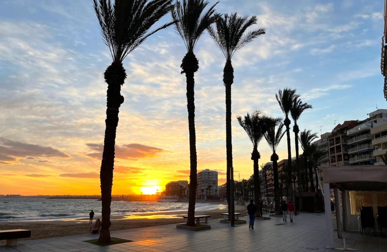Resale - Apartment / flat - Torrevieja - Playa del Cura