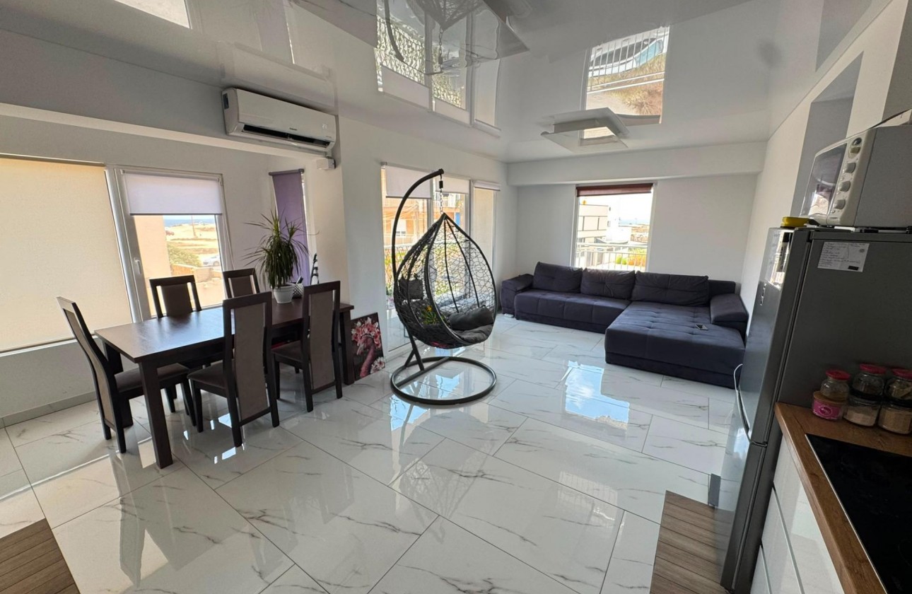 Reventa - Apartamento / piso - Torrevieja - Zona Los Frutales