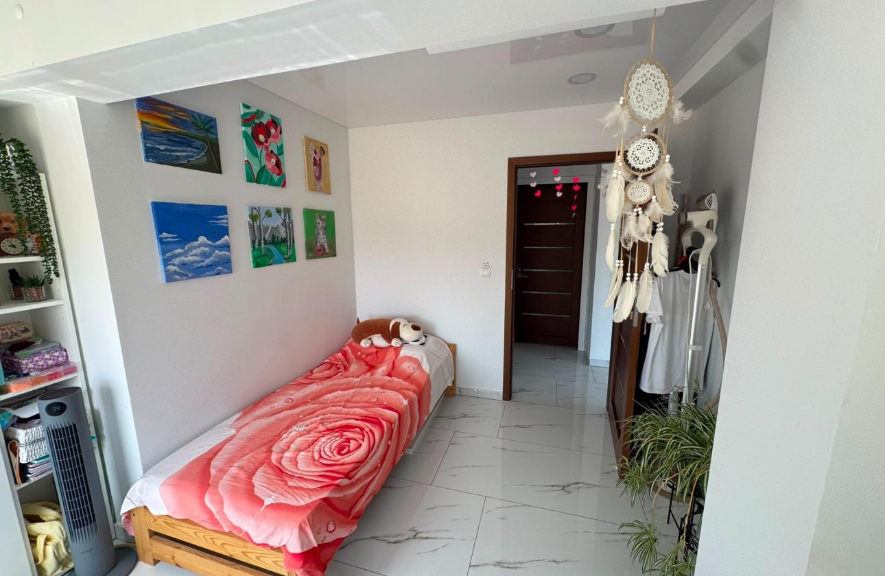 Reventa - Apartamento / piso - Torrevieja - Zona Los Frutales