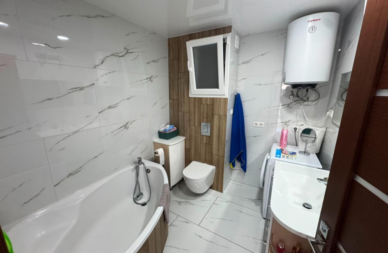 Reventa - Apartamento / piso - Torrevieja - Zona Los Frutales