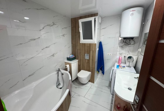 Reventa - Apartamento / piso - Torrevieja - Zona Los Frutales