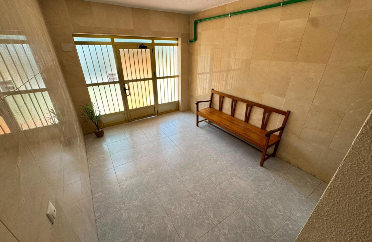 Reventa - Apartamento / piso - Torrevieja - Zona Los Frutales
