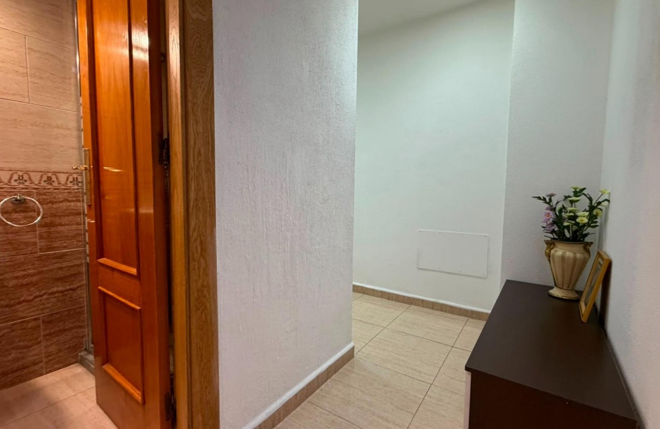 Resale - Apartment / flat - Torrevieja - torrevieja