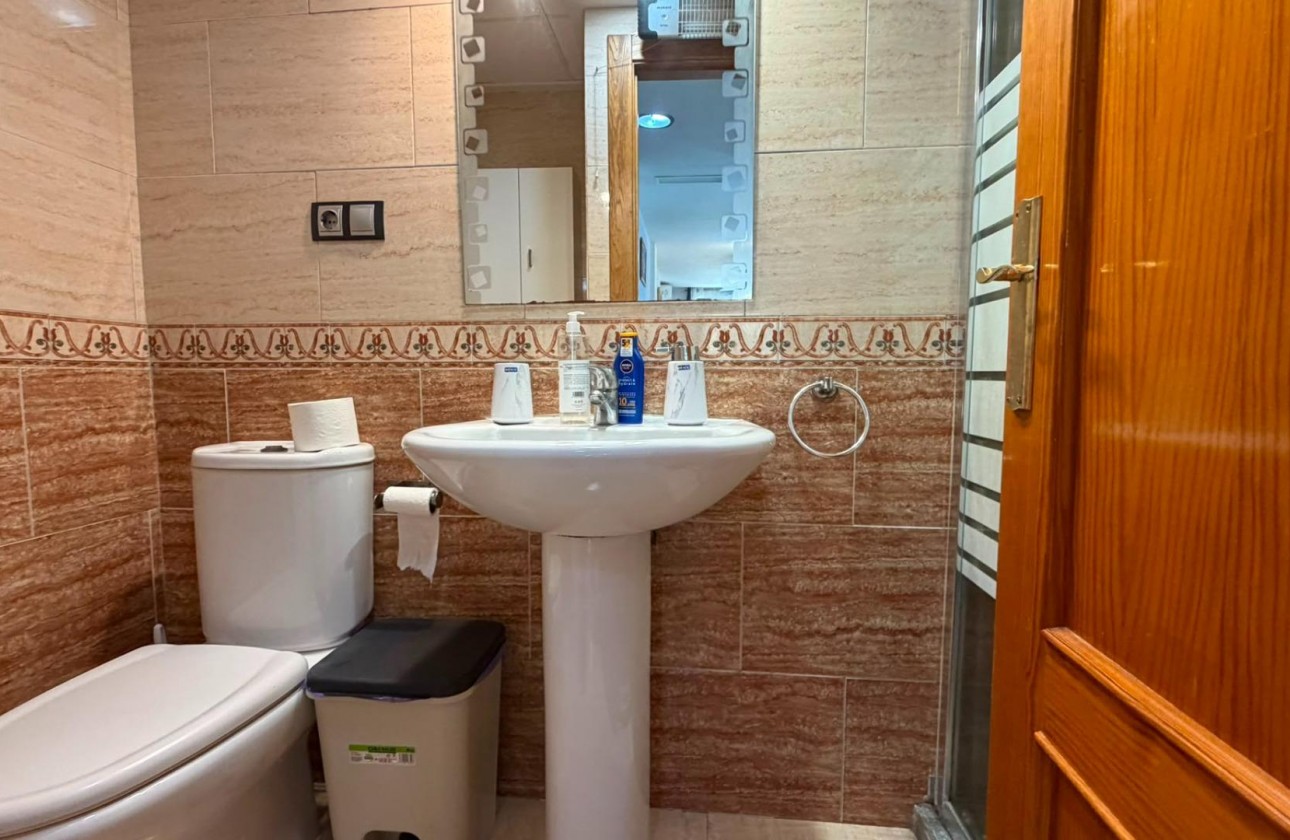 Resale - Apartment / flat - Torrevieja - torrevieja