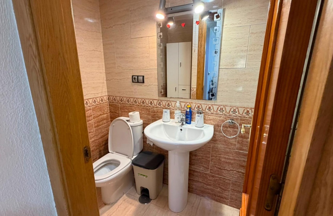 Resale - Apartment / flat - Torrevieja - torrevieja