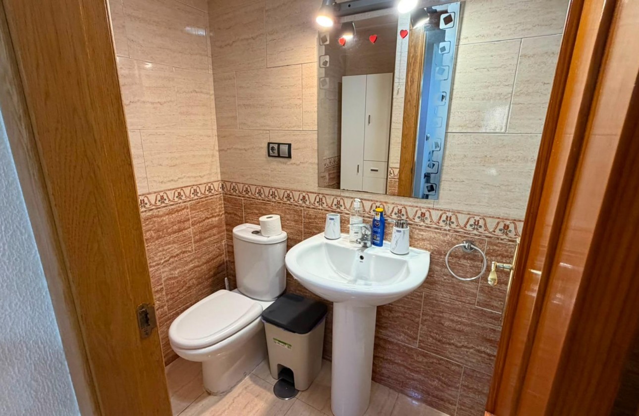 Resale - Apartment / flat - Torrevieja - torrevieja