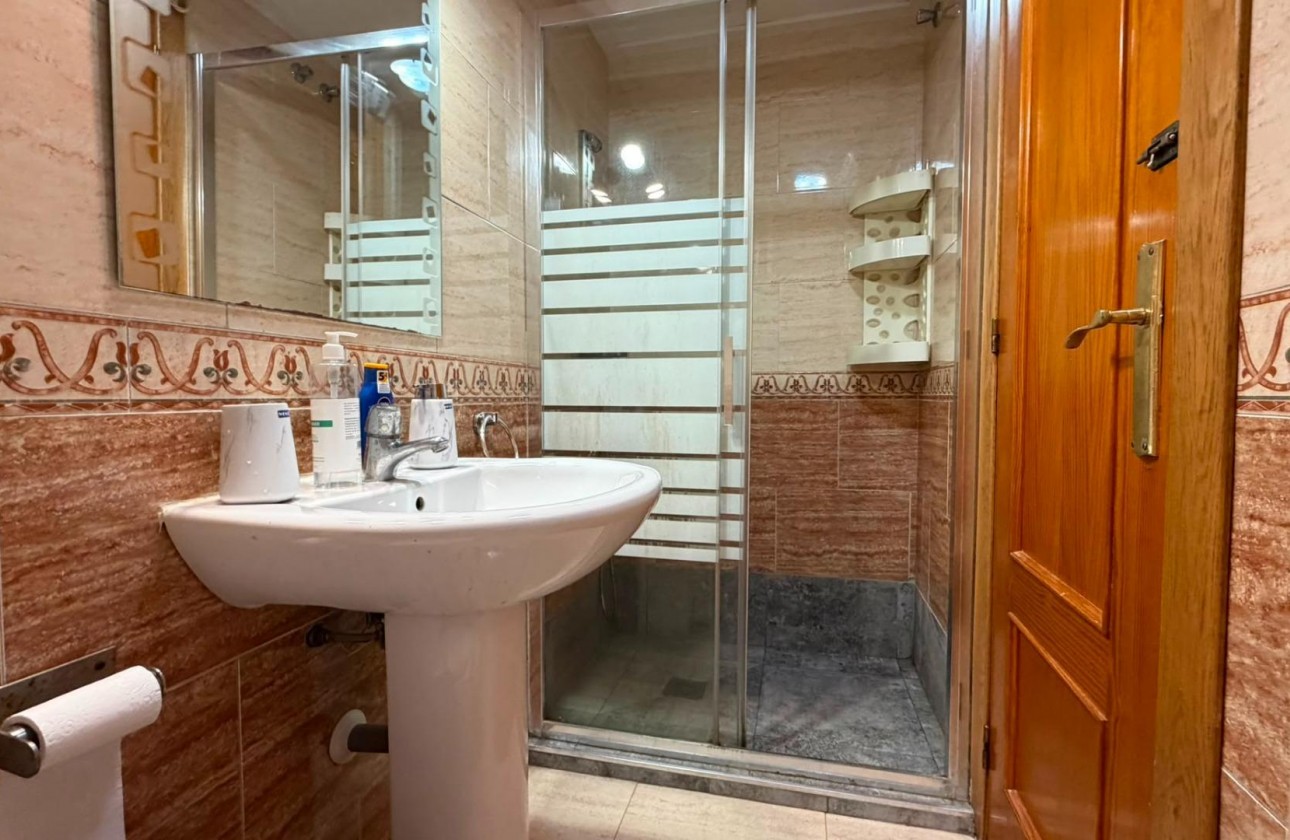 Resale - Apartment / flat - Torrevieja - torrevieja