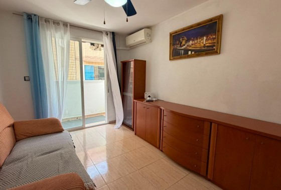 Resale - Apartment / flat - Torrevieja - torrevieja