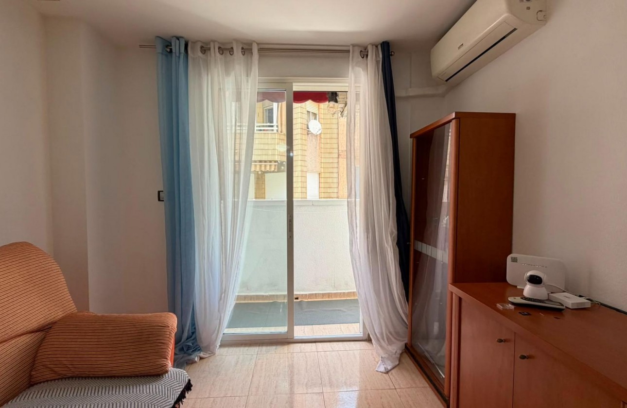 Resale - Apartment / flat - Torrevieja - torrevieja