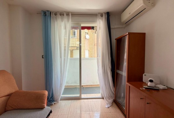 Resale - Apartment / flat - Torrevieja - torrevieja
