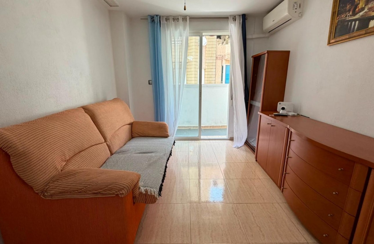 Resale - Apartment / flat - Torrevieja - torrevieja